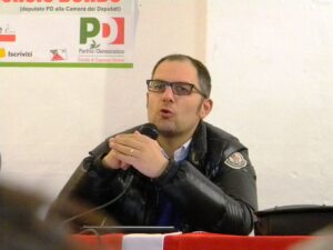 L'onorevole Michele Bordo L'onorevole Michele Bordo