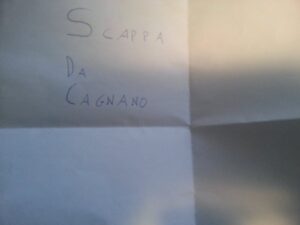 il biglietto intimidatorio